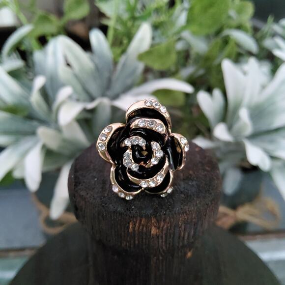 Women's Fashion Flower Ring with Clear Rhinestones in Black Gold Tone Size 7 - Picture 2 of 11